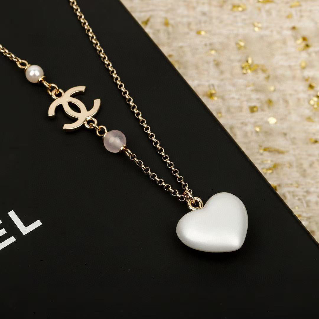 Pearl Pearl-Detail Pendant Necklace – Pearl Detail – Design 039 main product view