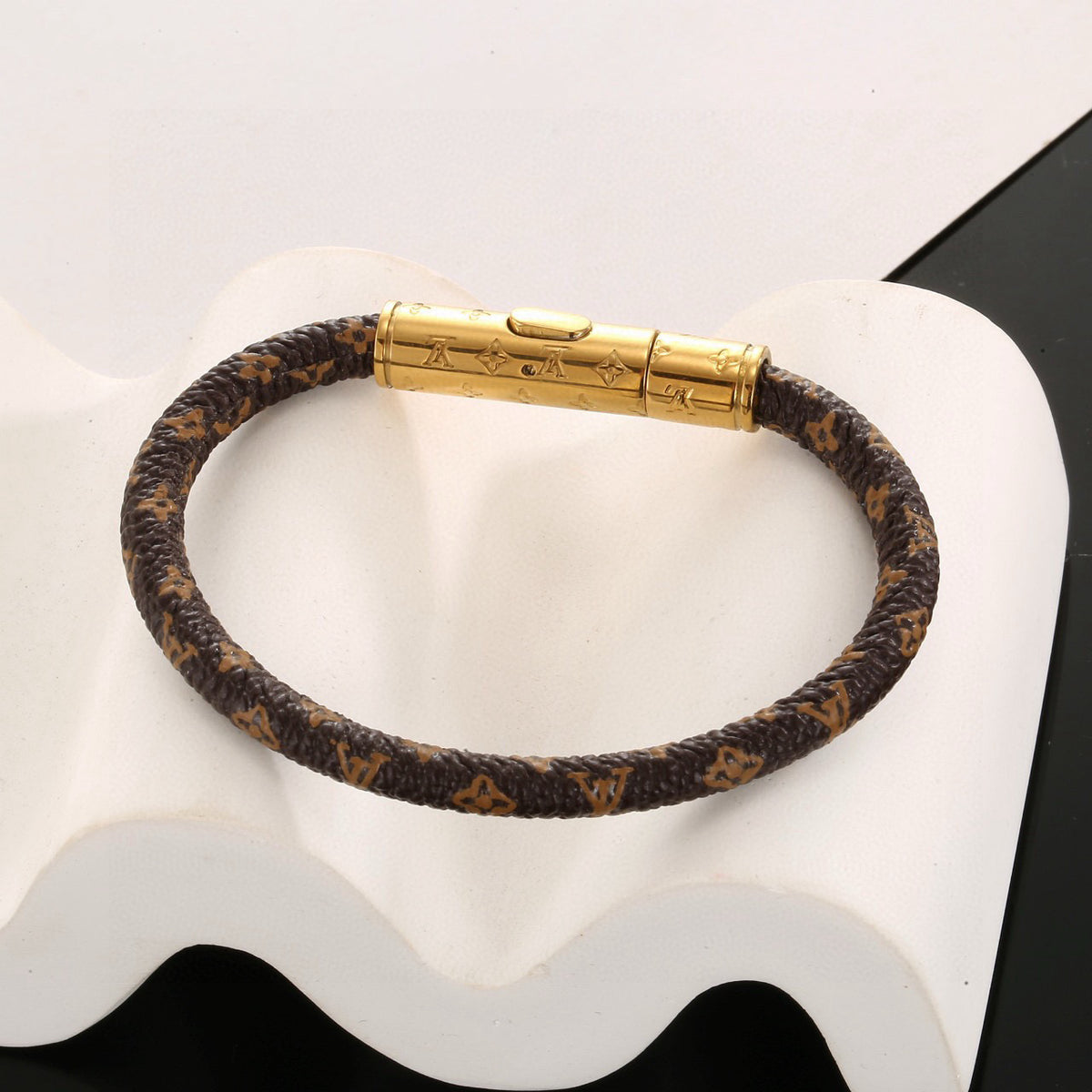 Geometric Emblem Leather-Detail Bracelet – Leather Detail – Design 010 close-up detail