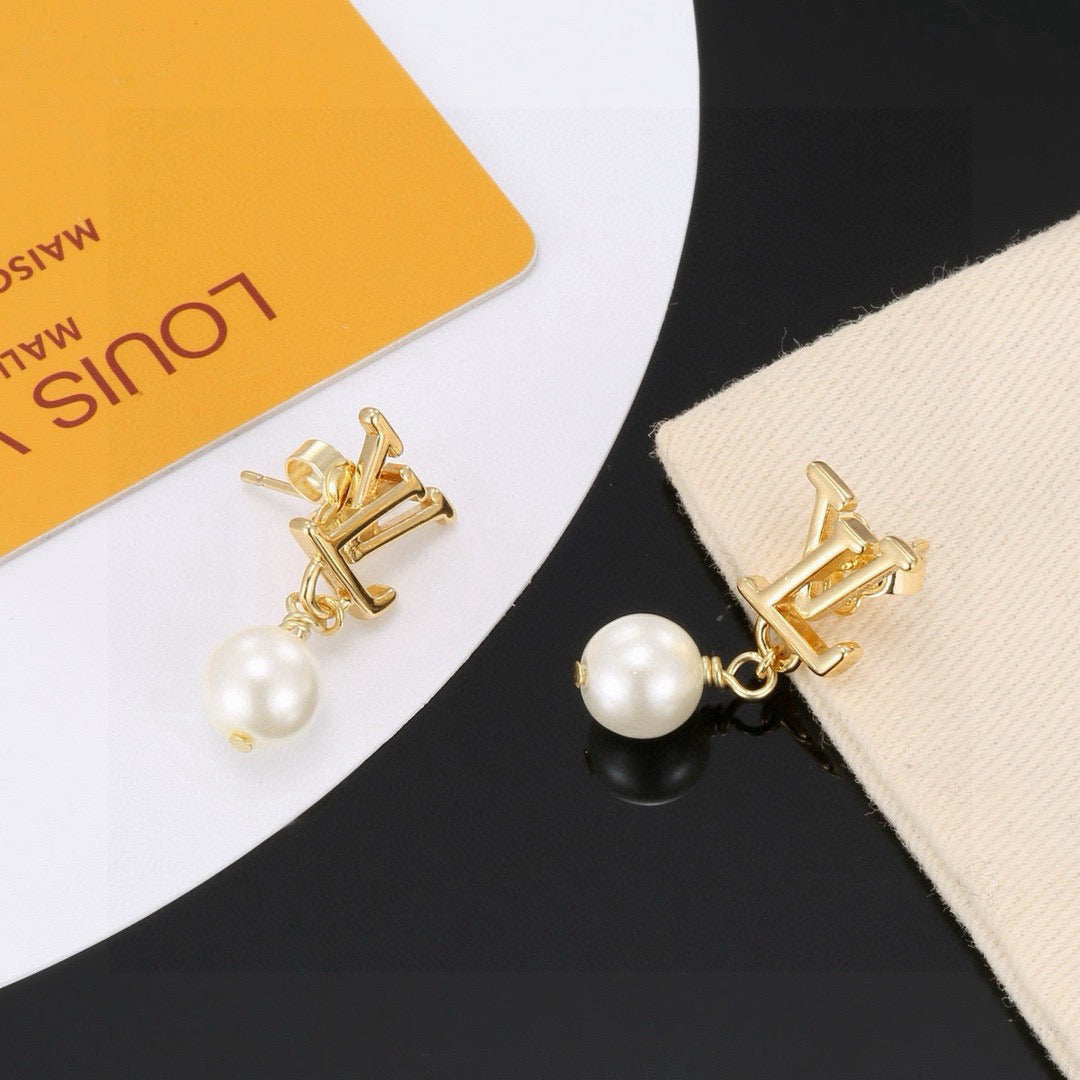 Letter Emblem Stud Earrings in Polished Metal-Tone – Design 029 side detail