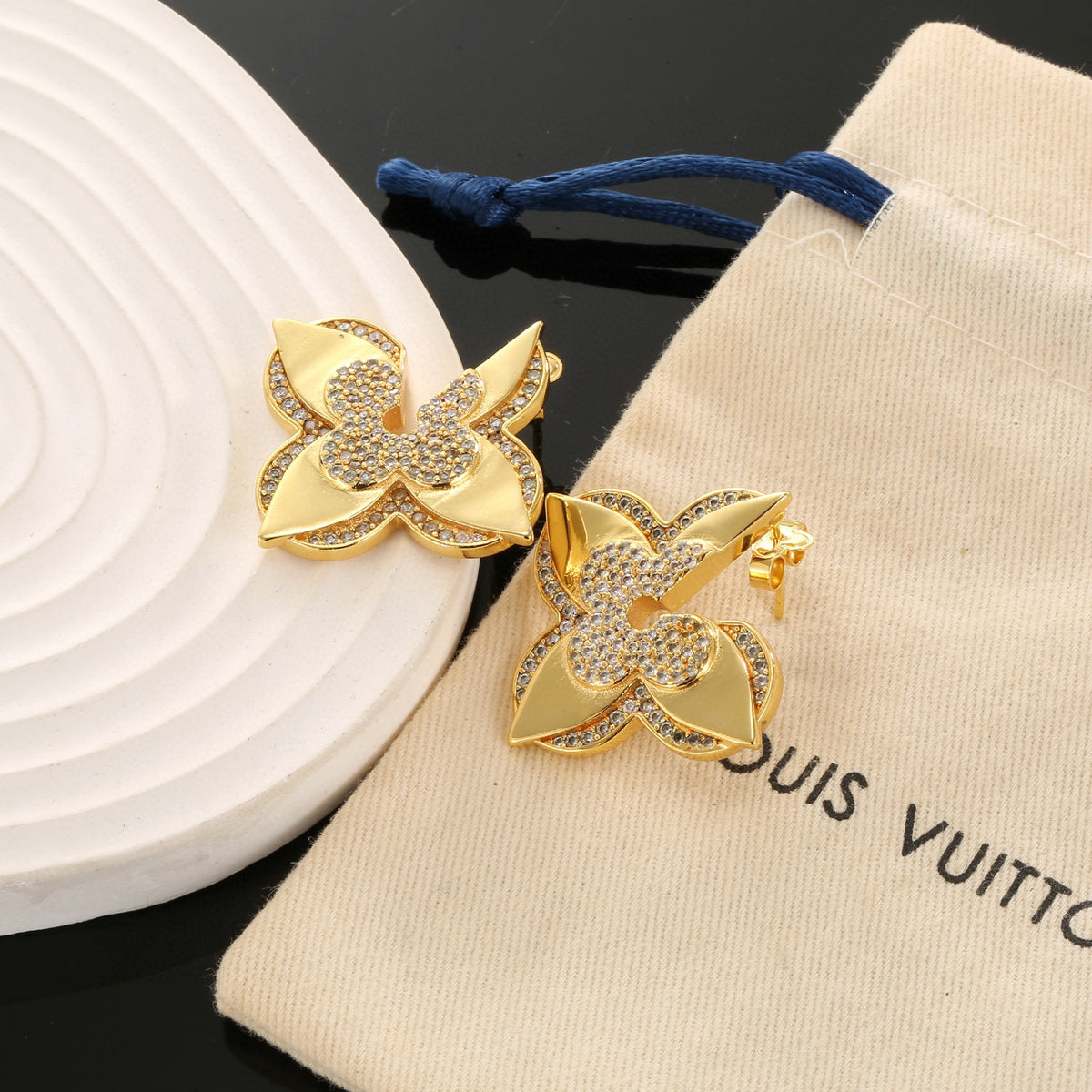 Clover Stud Earrings in Gold-Tone – Clover Detail – Design 008 front product view