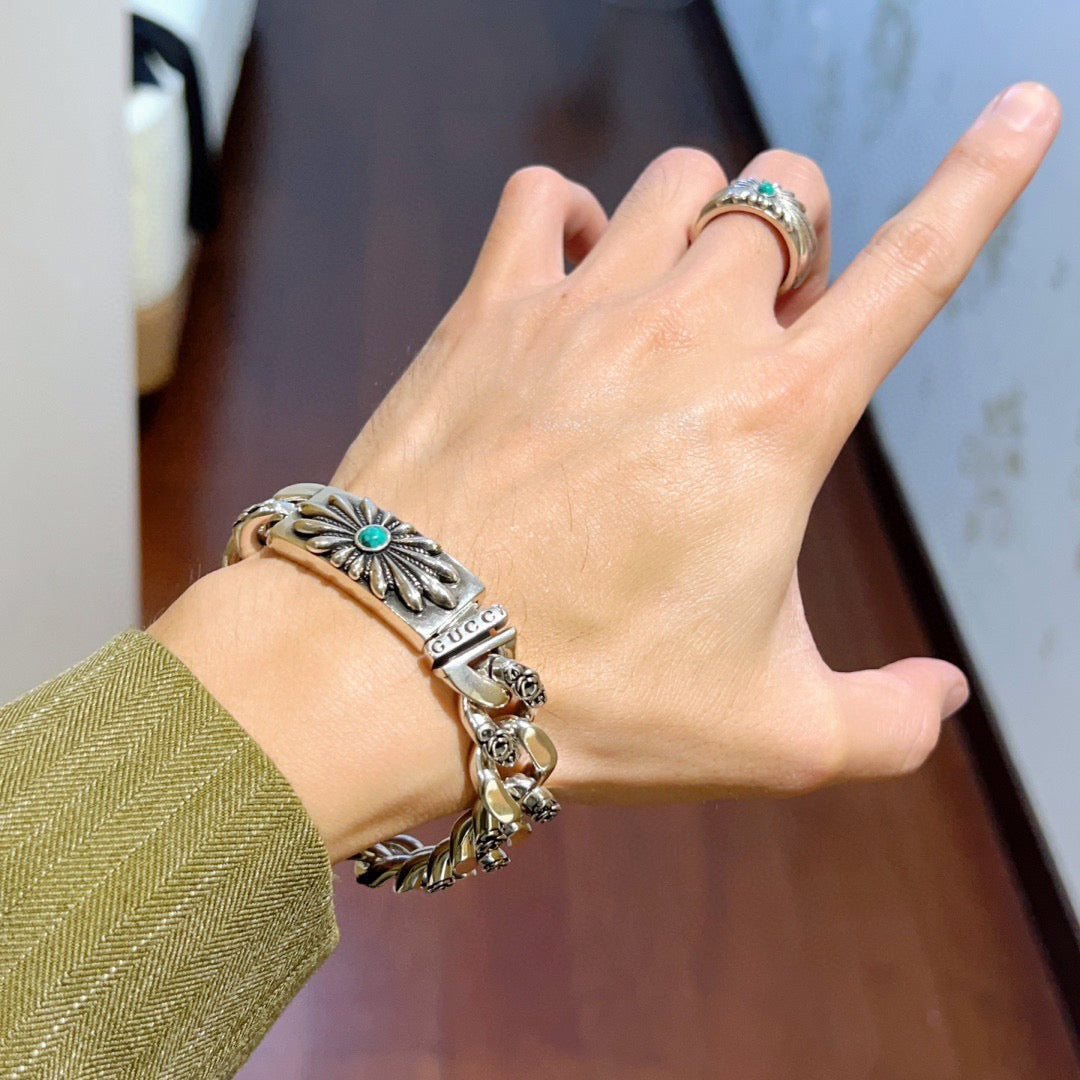 Floral Bracelet in Polished Metal-Tone – Design 015 detail view