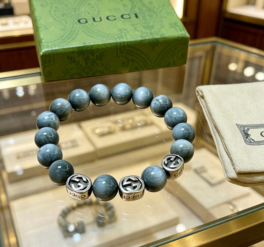 Double-G Emblem Bracelet in Polished Metal-Tone – Vintage Detail – Design 010 side detail