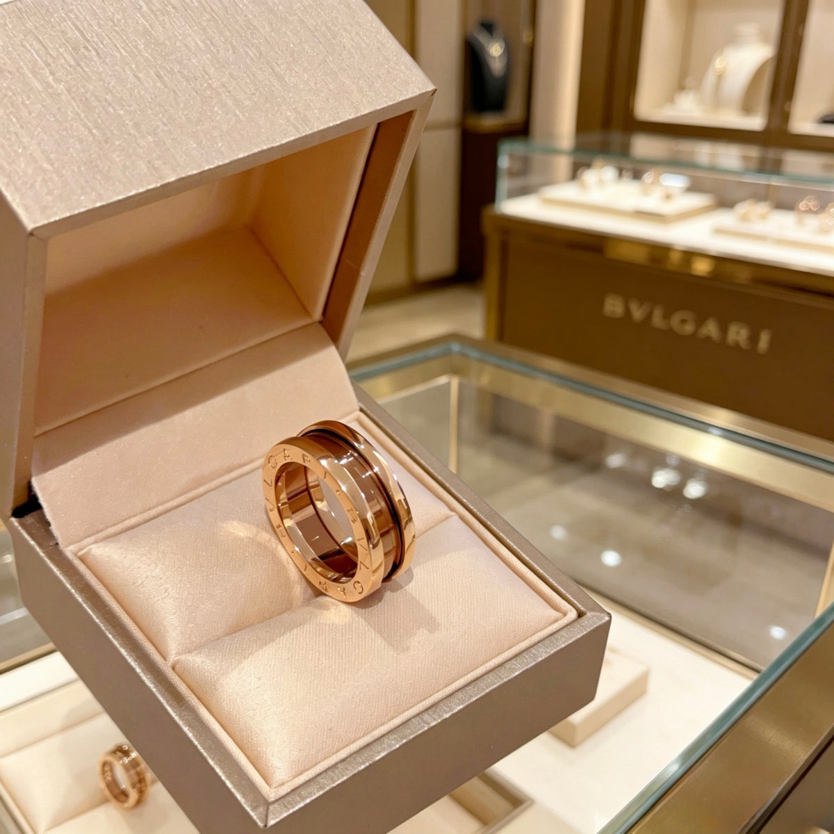 Geometric Emblem Statement Ring in Rose-Gold-Tone – Rose Gold Detail – Design 004 main product view