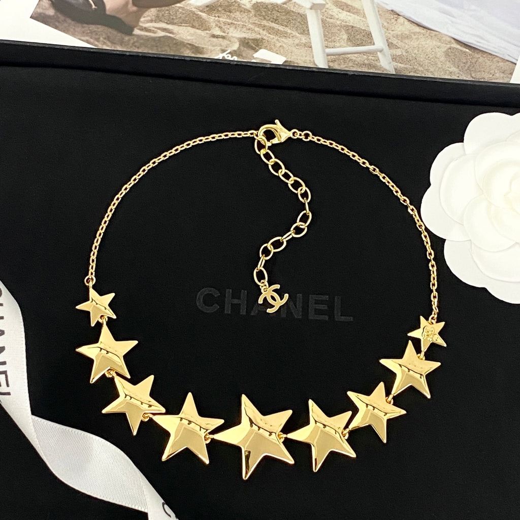 Star Pendant Necklace in Gold-Tone – Star Detail – Design 002 side detail