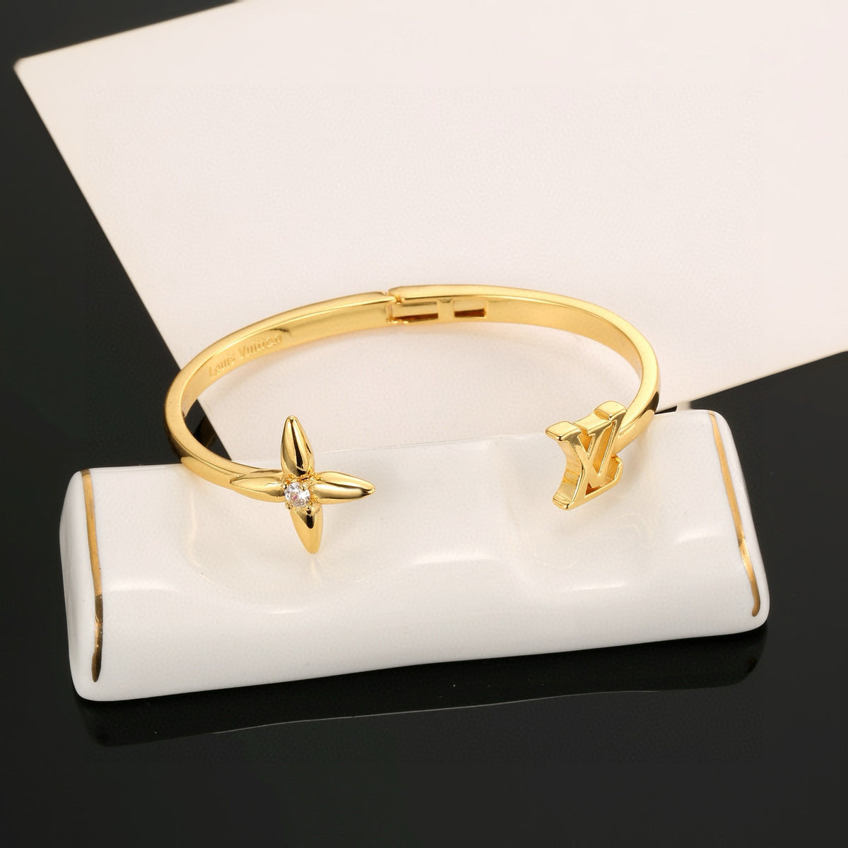 Clover Bangle in Polished Metal-Tone – Clover Detail – Design 013 front product view