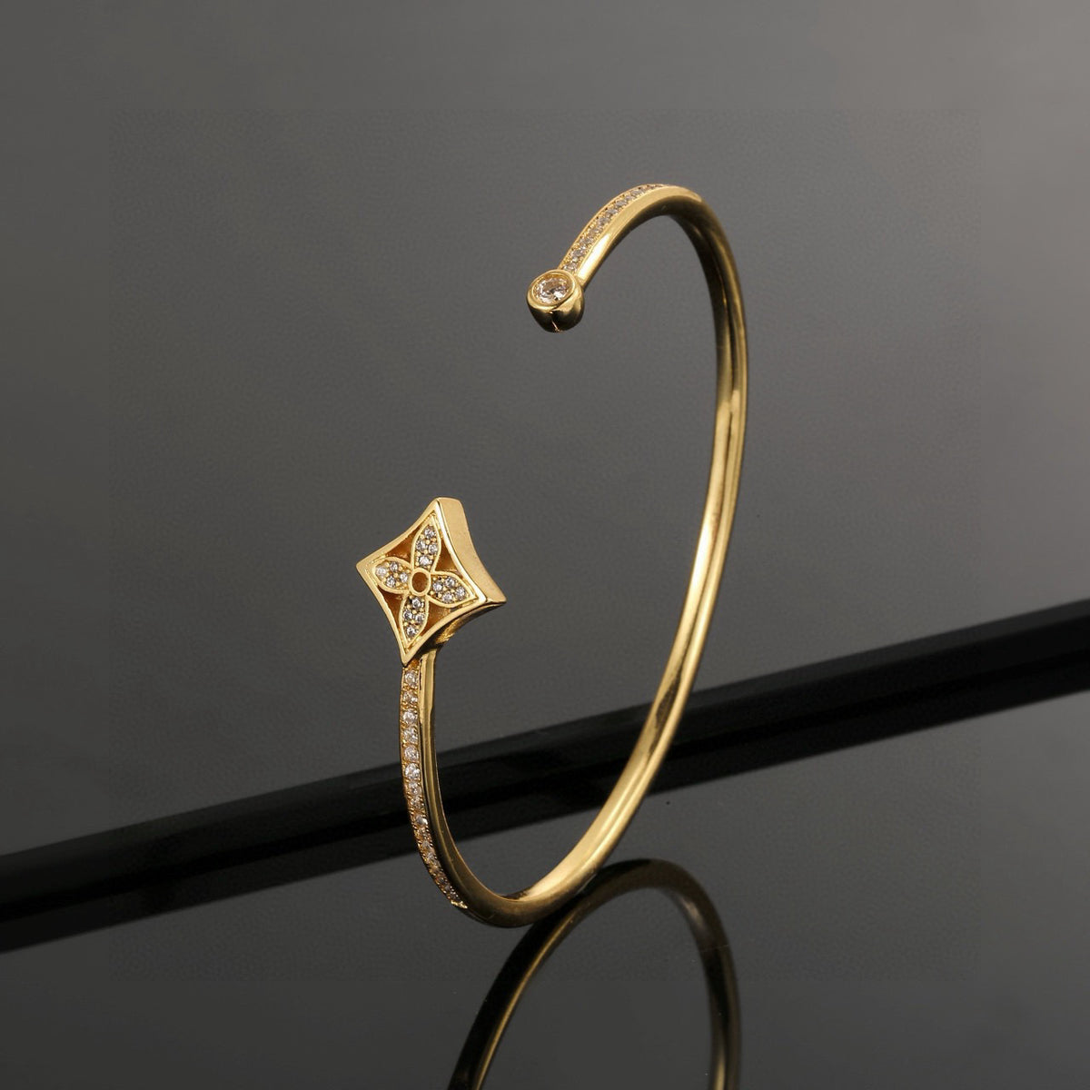 Clover Bangle in Polished Metal-Tone – Clover Detail – Design 016 styled product view
