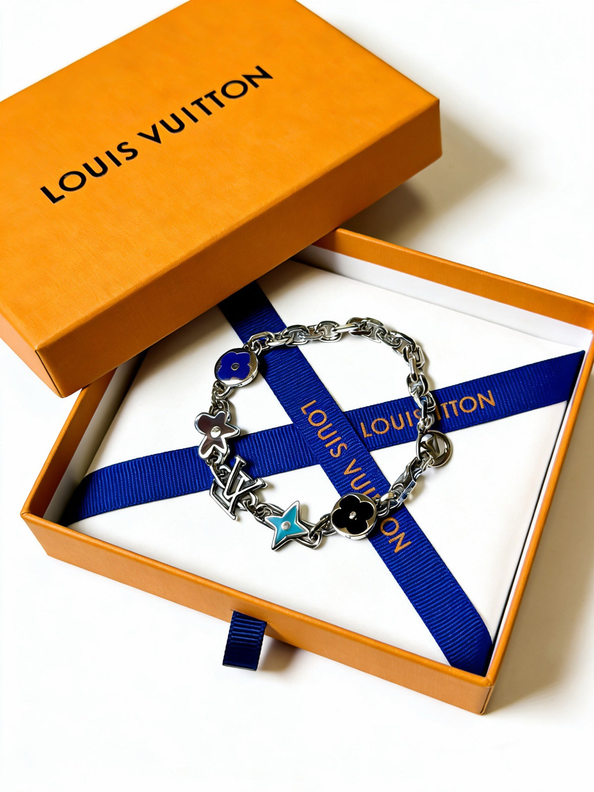 Chain Bracelet in Silver-Tone – Design 016 detail view