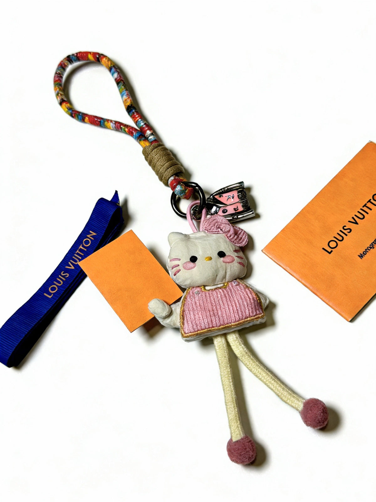 Bag Motif Keychain – Bag Detail – Design 100 styled product view