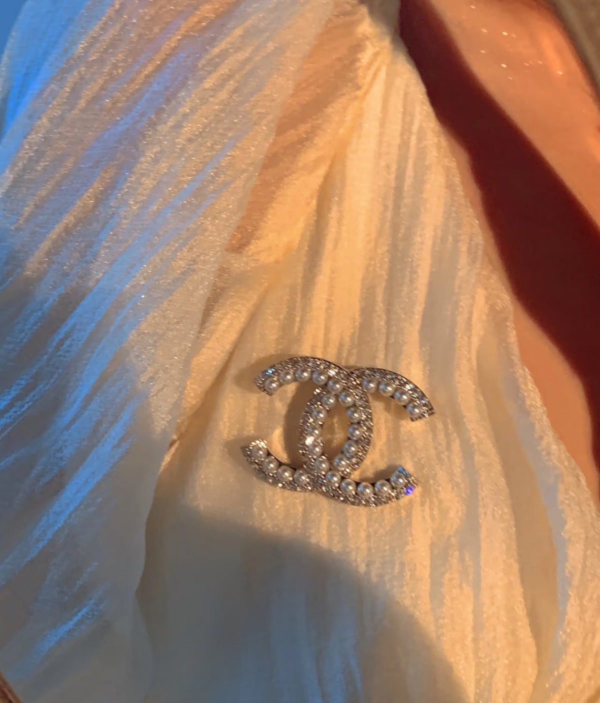 Signature Emblem Brooch in Silver-Tone – Design 003 side detail
