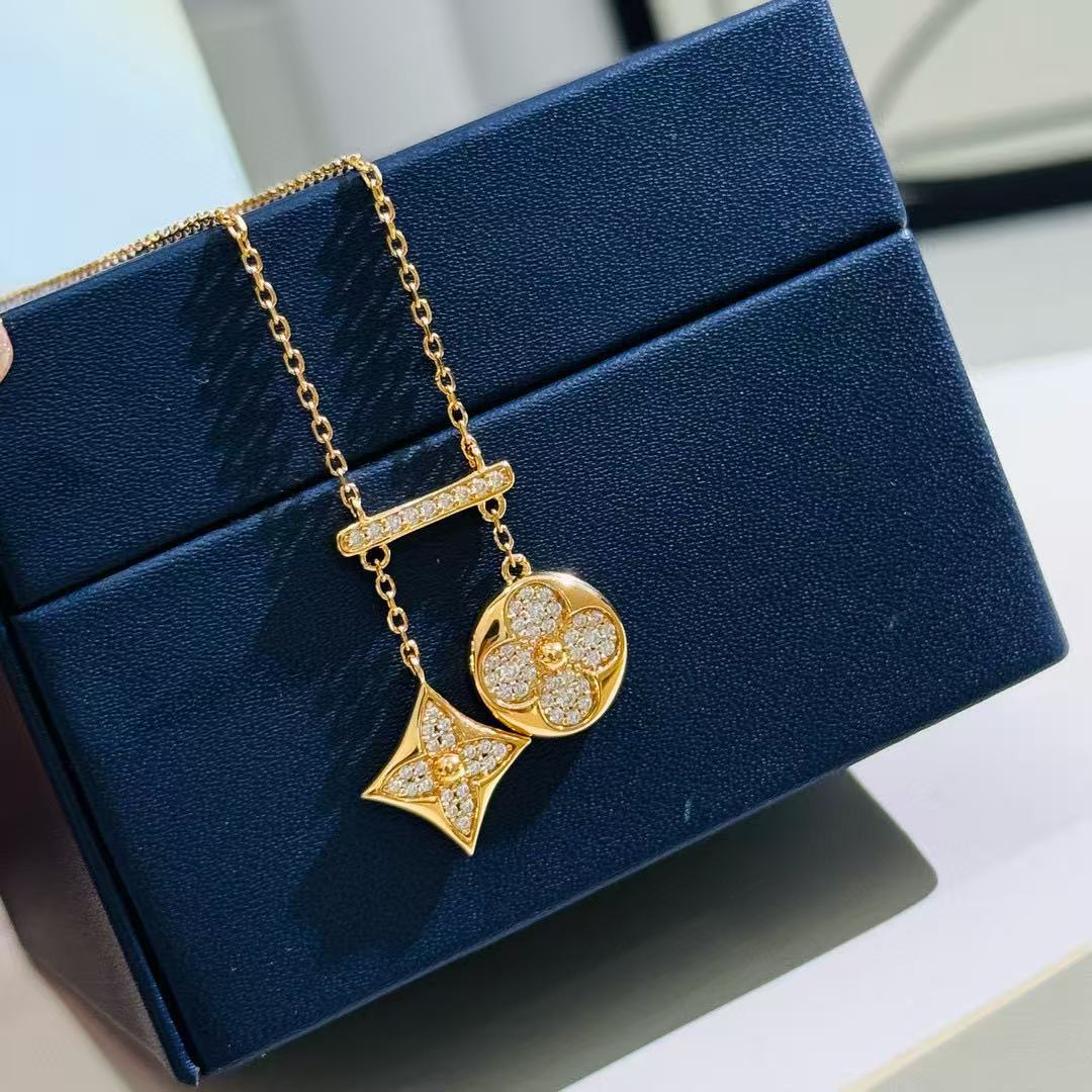 Clover Pendant Necklace in Polished Metal-Tone – Clover Detail – Design 009 styled product view