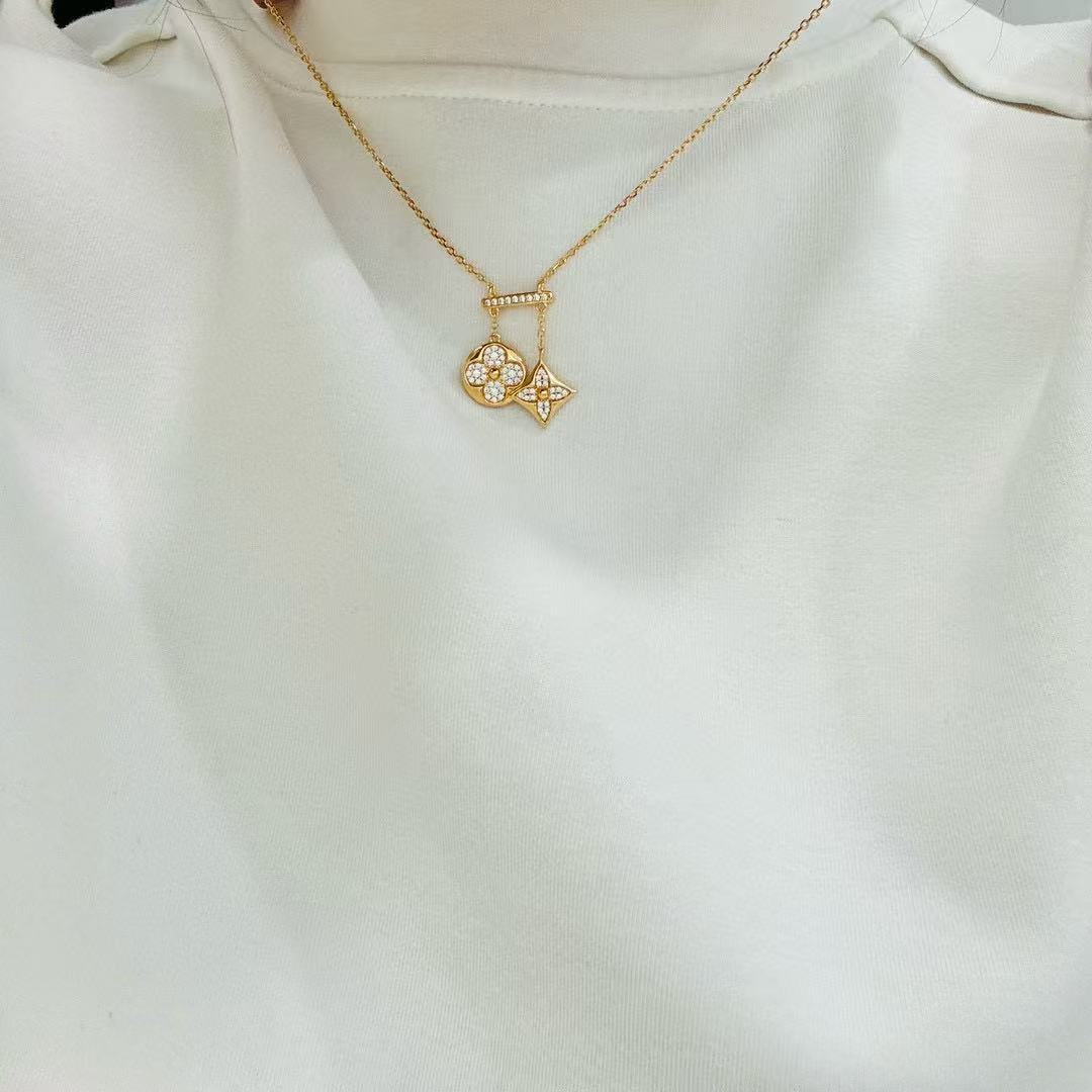 Clover Pendant Necklace in Polished Metal-Tone – Clover Detail – Design 009 front product view
