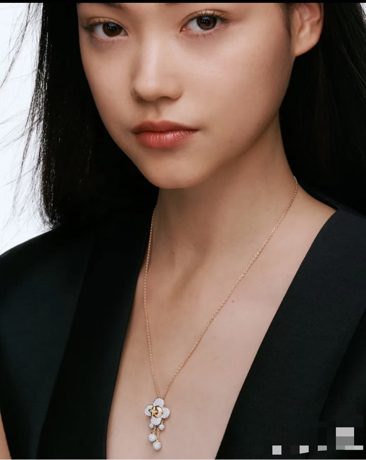 Sunflower Pendant Necklace in Polished Metal-Tone – Sunflower Detail – Design 002 detail view