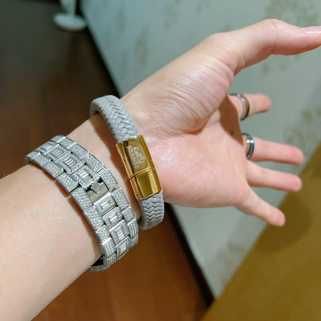 Horse Bangle in Gold-Tone – Braided Detail side detail