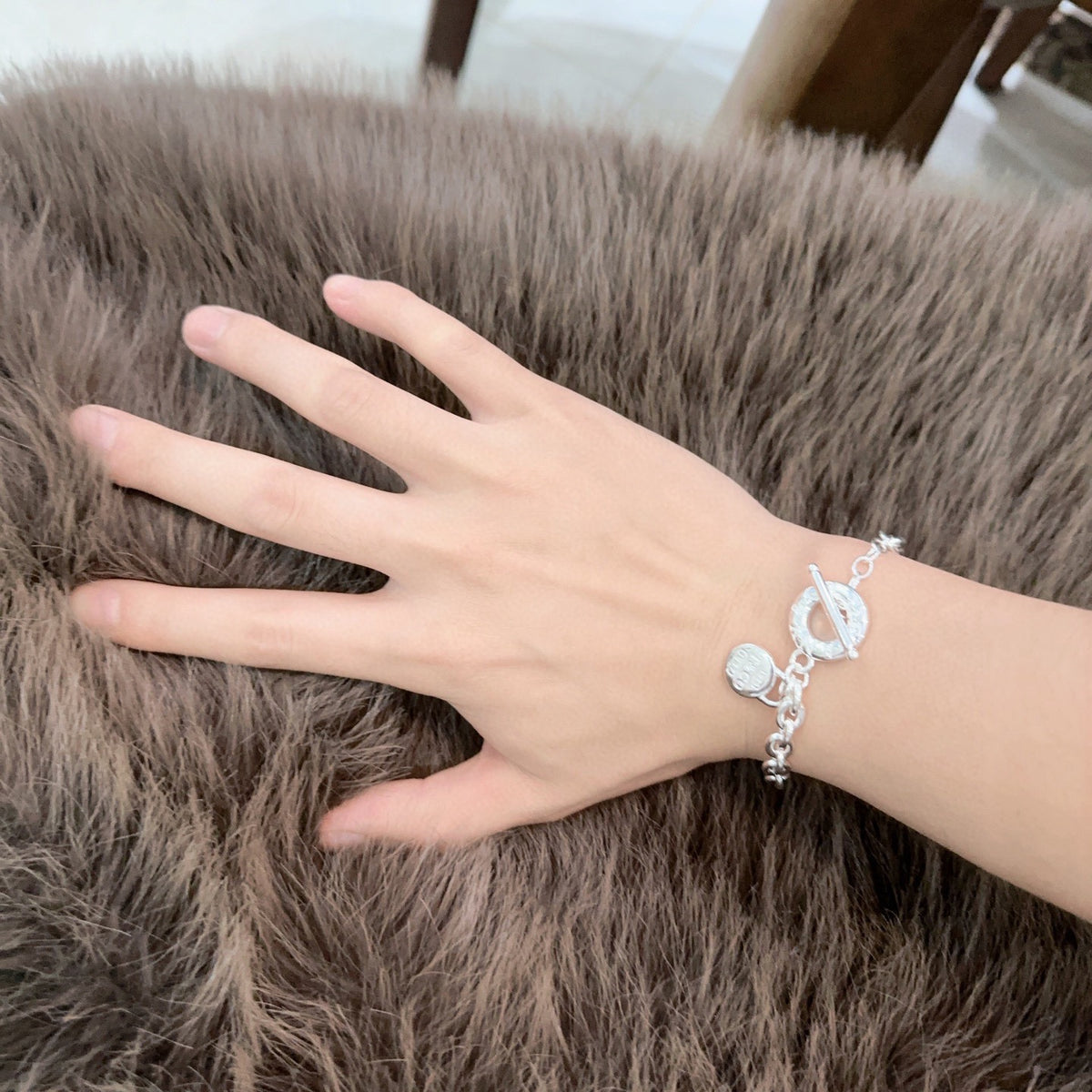 Signature Motif Bracelet in Silver-Tone – Vintage Detail – Design 90 detail view