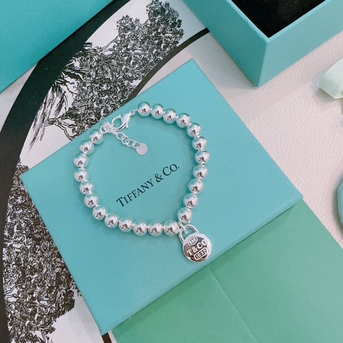 Signature Motif Bracelet in Silver-Tone – Vintage Detail – Design 89 detail view
