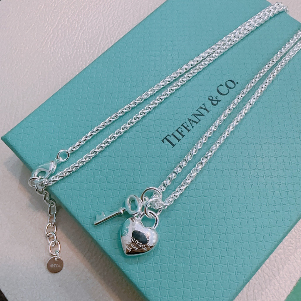 Signature Motif Pendant Necklace in Silver-Tone – Vintage Detail – Design 50 main product view