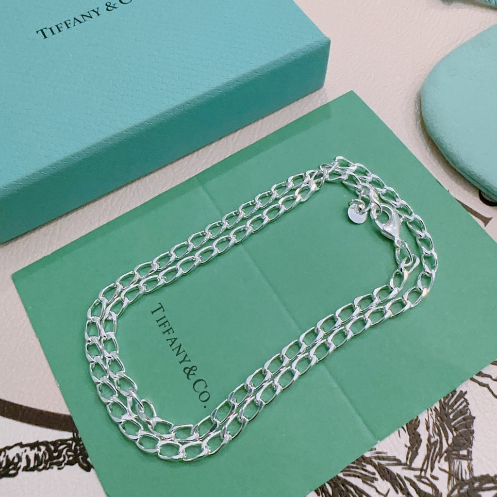 Signature Motif Pendant Necklace in Silver-Tone – Vintage Detail – Design 47 front product view