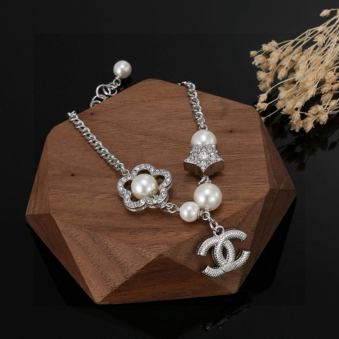 Camellia Bracelet in Polished Metal-Tone – Pearl Detail – Design 004 close-up detail