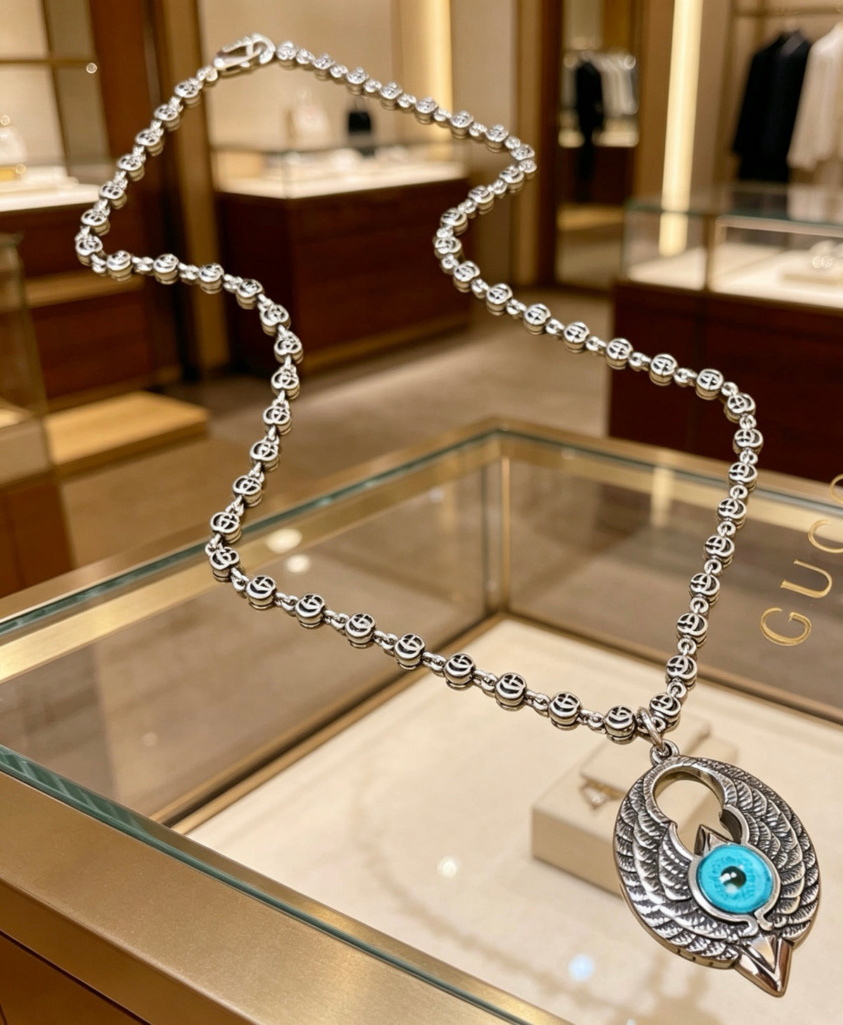 Double-G Emblem Pendant Necklace in Silver-Tone – Vintage Detail – Design 059 side detail
