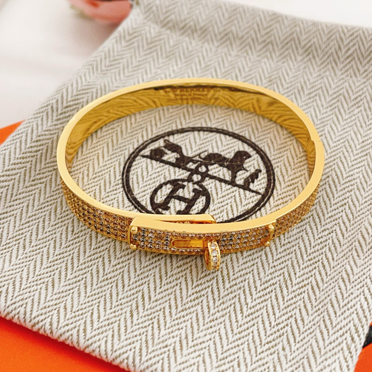 Geometric Emblem Bangle in Gold-Tone – Gold Detail – Design 002 detail view
