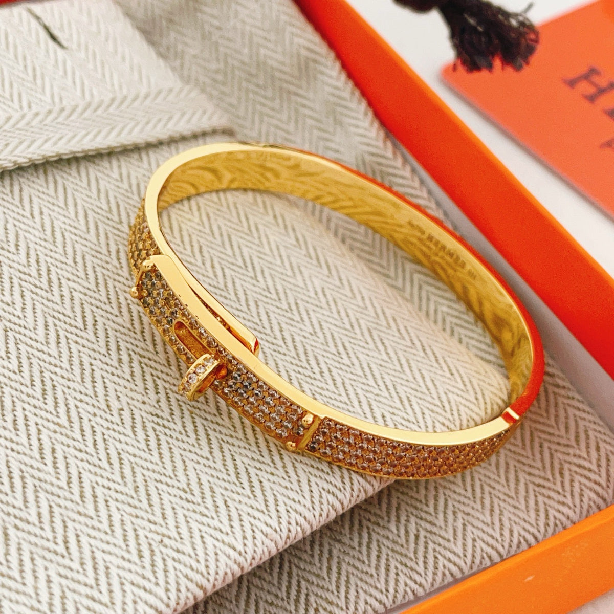 Geometric Emblem Bangle in Gold-Tone – Gold Detail – Design 002 close-up detail