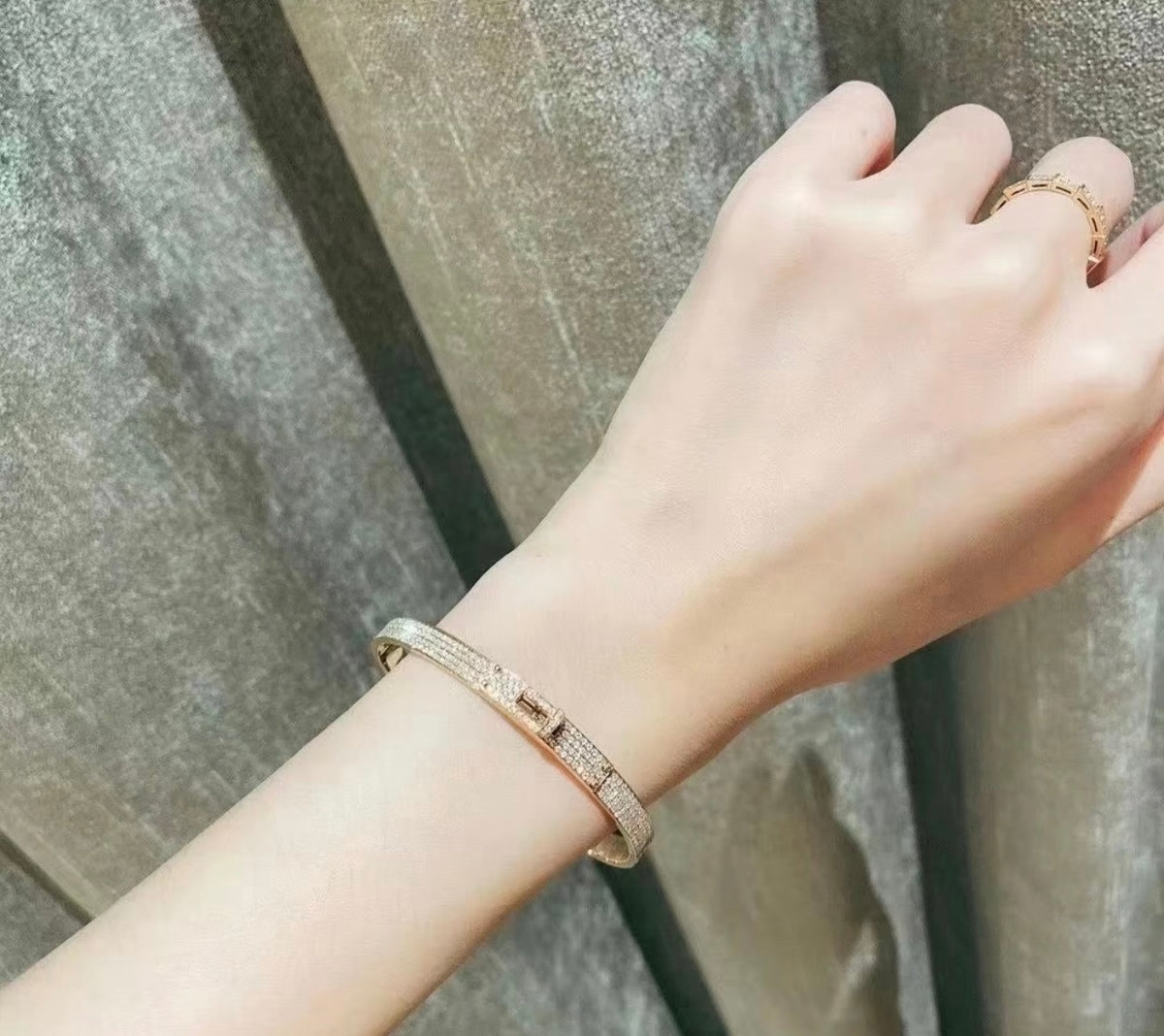 Geometric Emblem Bangle in Rose-Gold-Tone – Rose Gold Detail – Design 004 close-up detail