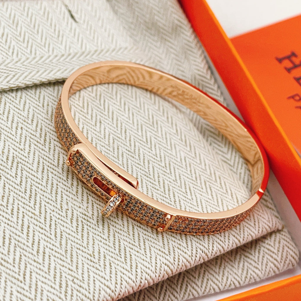 Geometric Emblem Bangle in Rose-Gold-Tone – Rose Gold Detail – Design 004 side detail