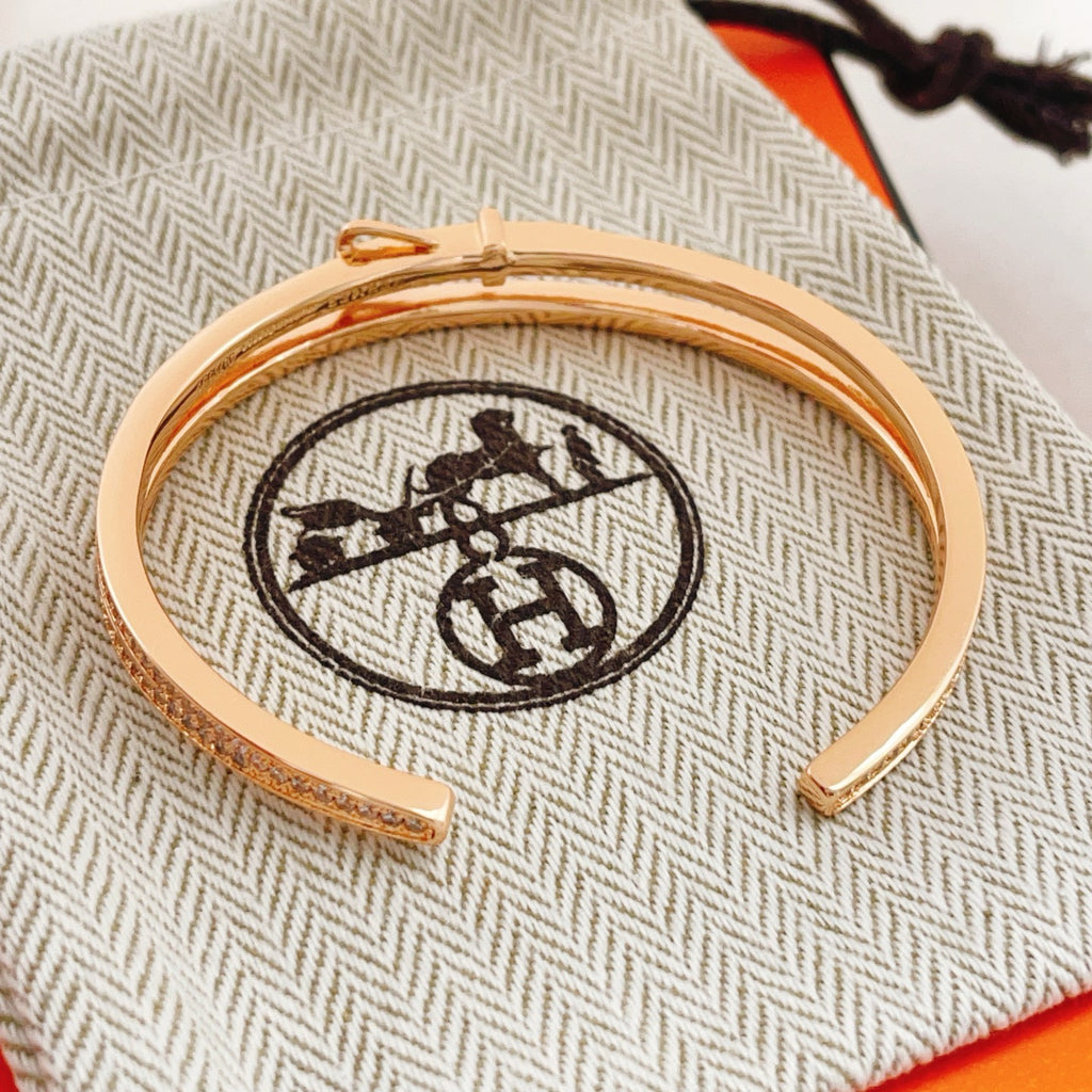 Geometric Emblem Bangle in Rose-Gold-Tone – Rose Gold Detail – Design 002 close-up detail
