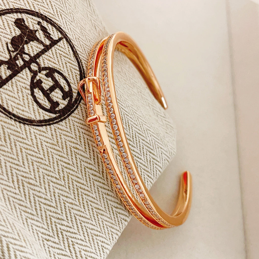 Geometric Emblem Bangle in Rose-Gold-Tone – Rose Gold Detail – Design 002 detail view