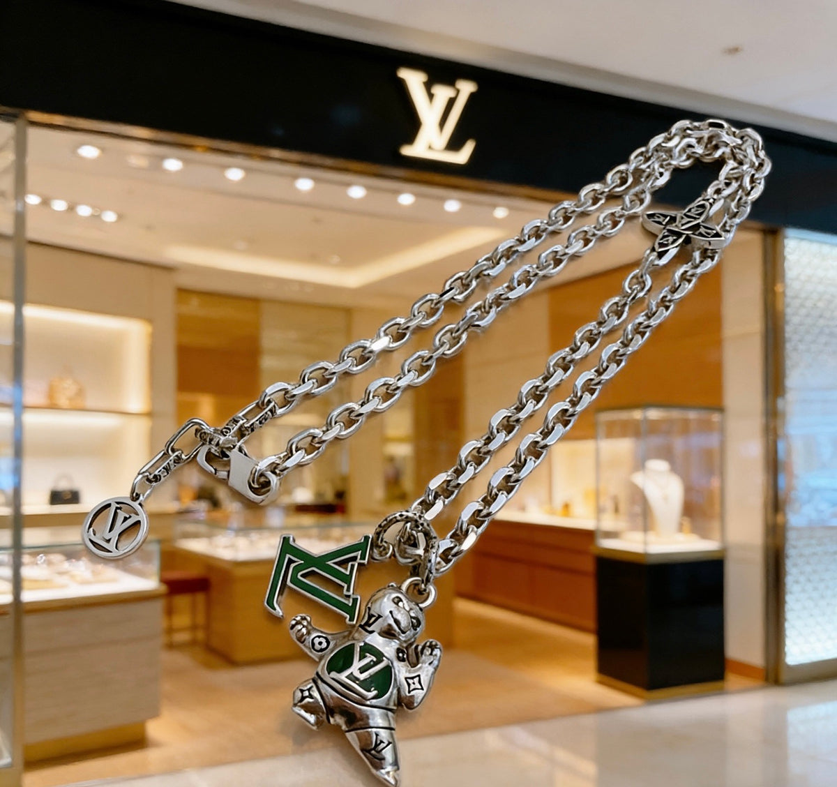 Chain Pendant Necklace in Silver-Tone – Design 039 main product view