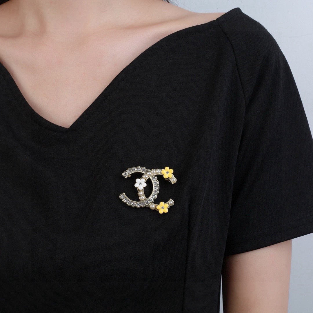 Floral Brooch in Polished Metal-Tone – Design 002 front product view
