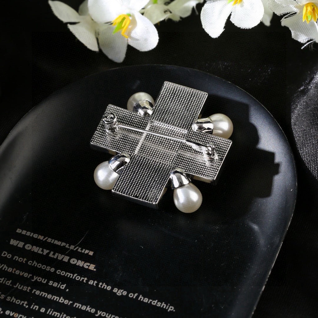 Signature Emblem Brooch in Polished Metal-Tone – Design 061 close-up detail