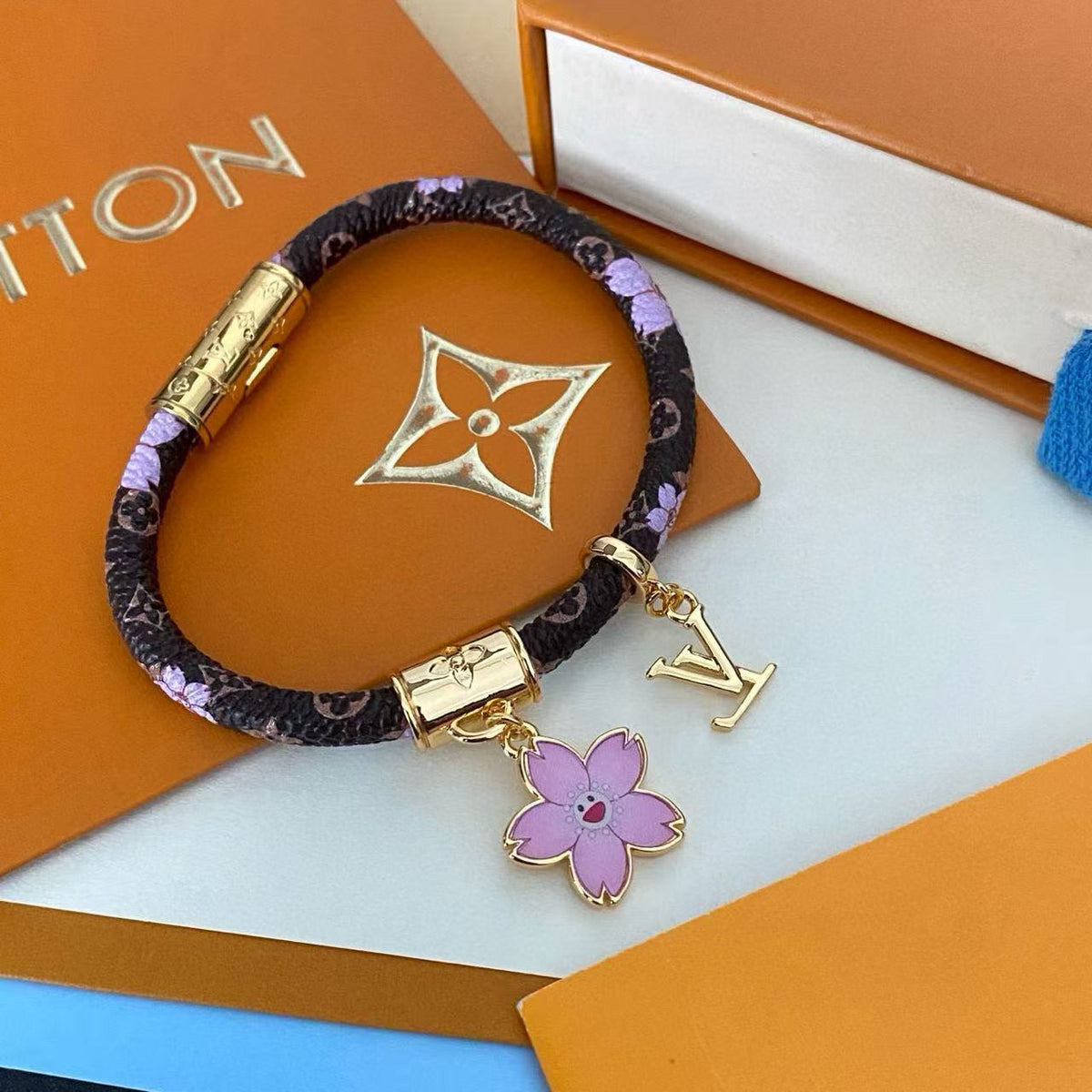 Geometric Emblem Bangle in Gold-Tone – Leather Detail – Design 007 close-up detail