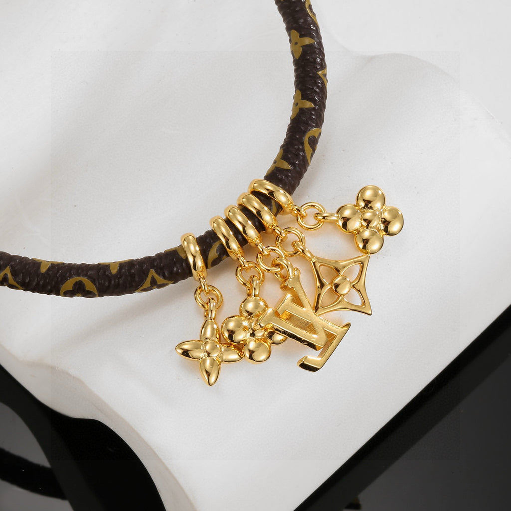 Geometric Emblem Leather-Detail Bracelet – Leather Detail – Design 027 side detail