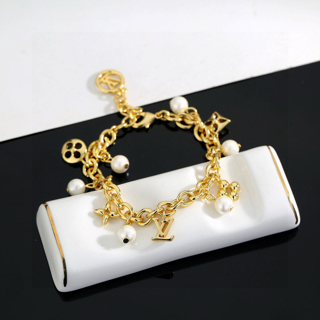 Letter Emblem Bracelet in Polished Metal-Tone – Design 040 close-up detail