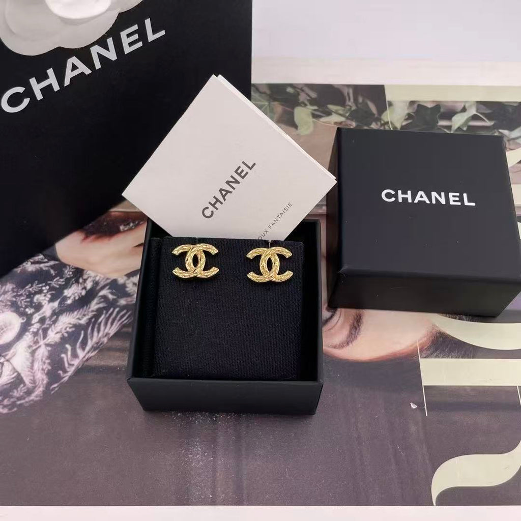 Double-C Emblem Stud Earrings in Gold-Tone – Design 042 side detail