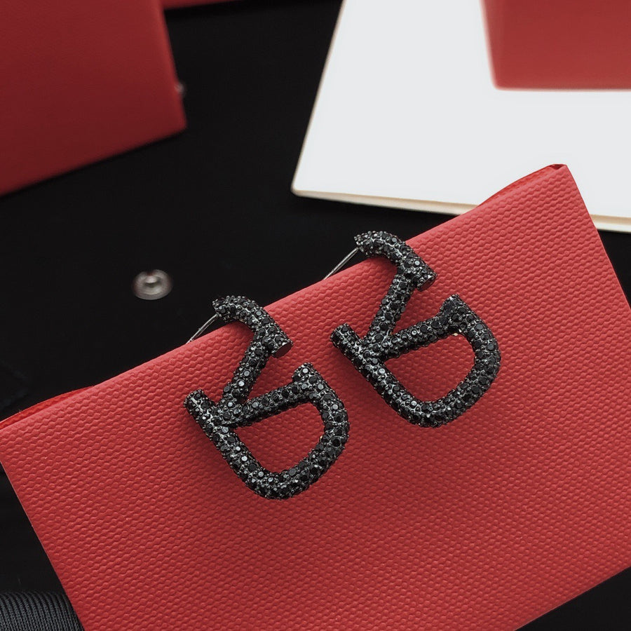 V Emblem Jewelry Accessory – Black main product view