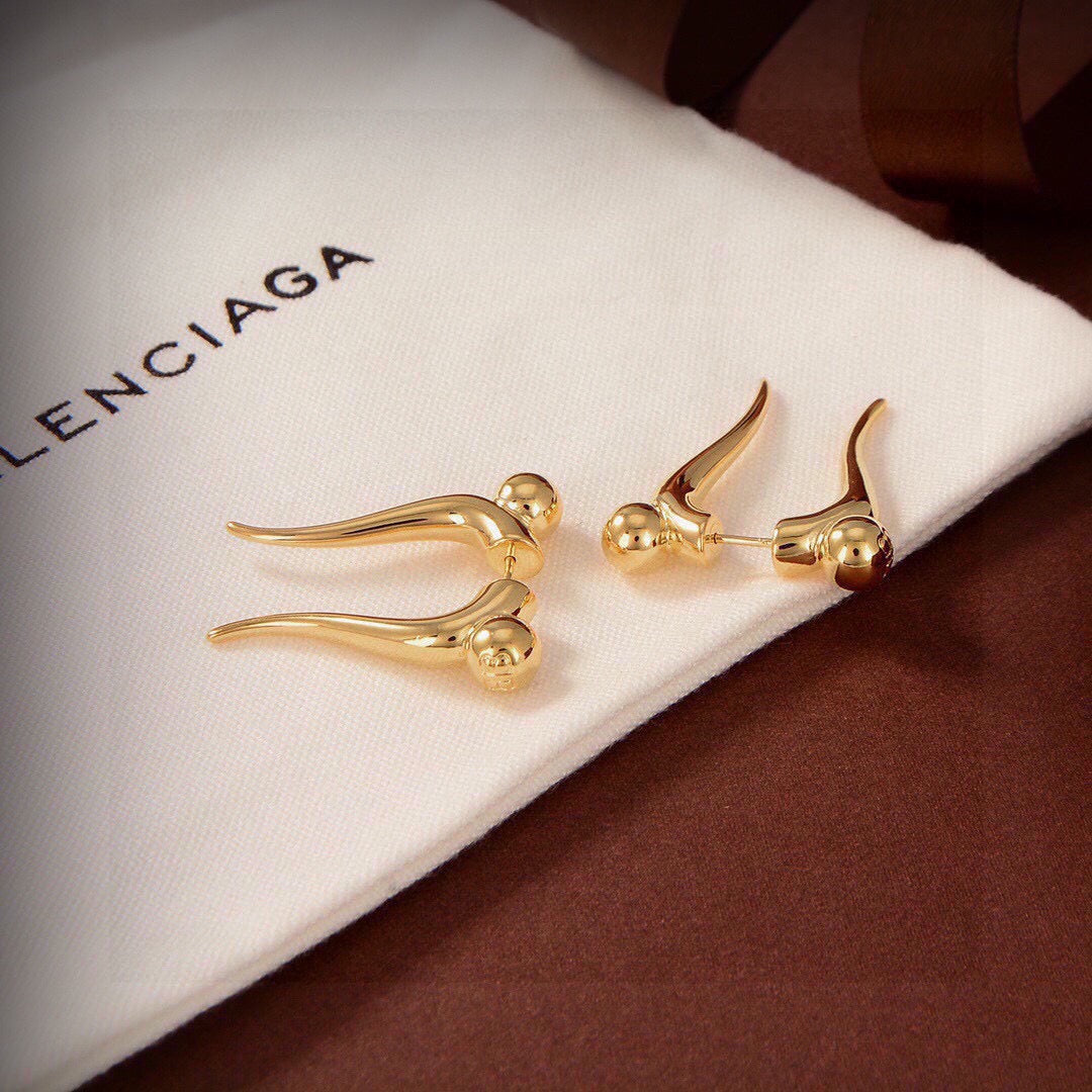 Geometric Emblem Stud Earrings in Gold-Tone – Design 013 side detail