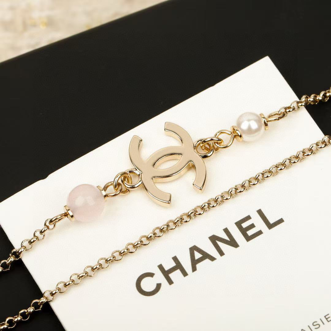 Pearl Pearl-Detail Pendant Necklace – Pearl Detail – Design 065 styled product view