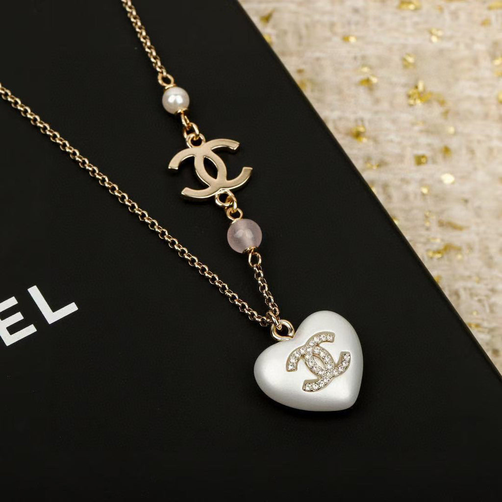 Pearl Pearl-Detail Pendant Necklace – Pearl Detail – Design 065 front product view