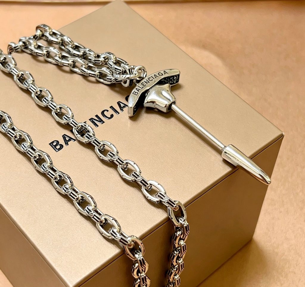 Geometric Emblem Pendant Necklace in Polished Metal-Tone – Vintage Detail – Design 083 close-up detail