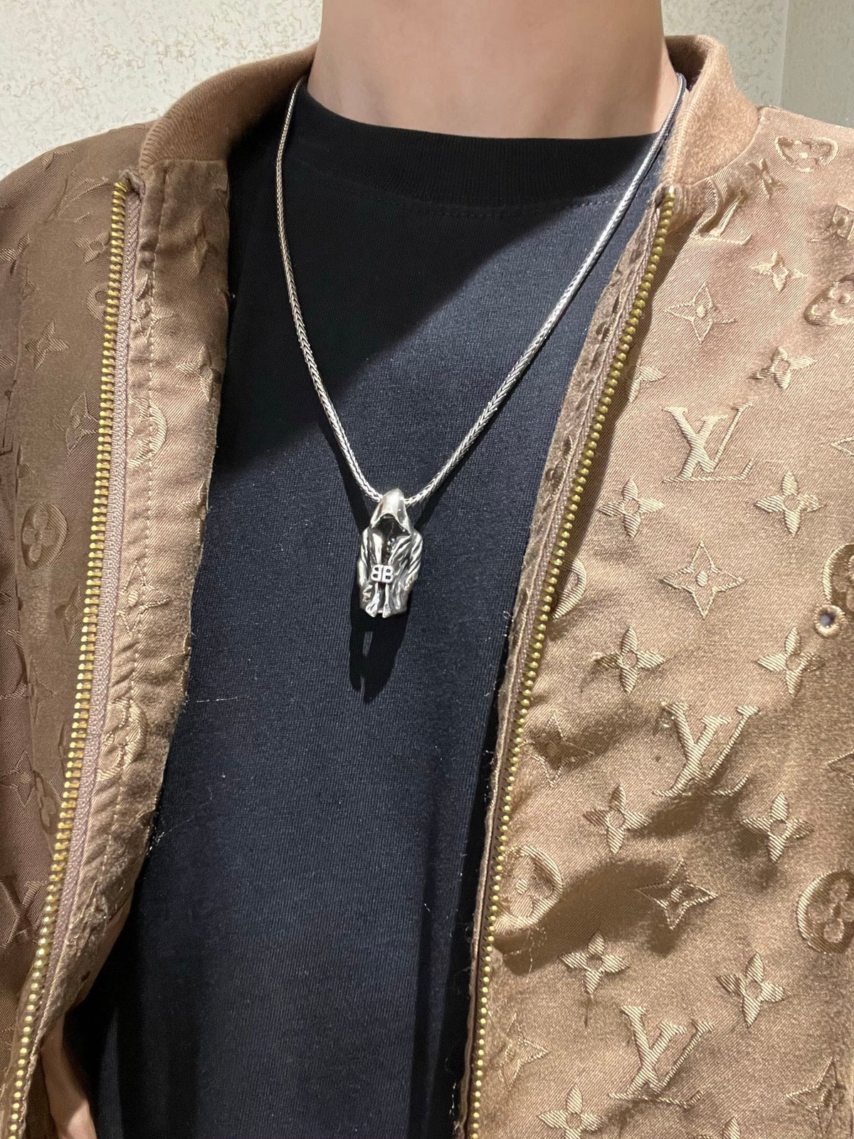 Geometric Emblem Pendant Necklace in Polished Metal-Tone – Vintage Detail – Design 081 detail view