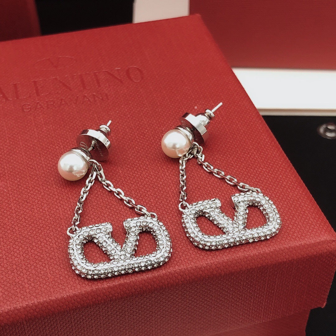 Signature Emblem Crystal-Accent Stud Earrings – Design 19 styled detail