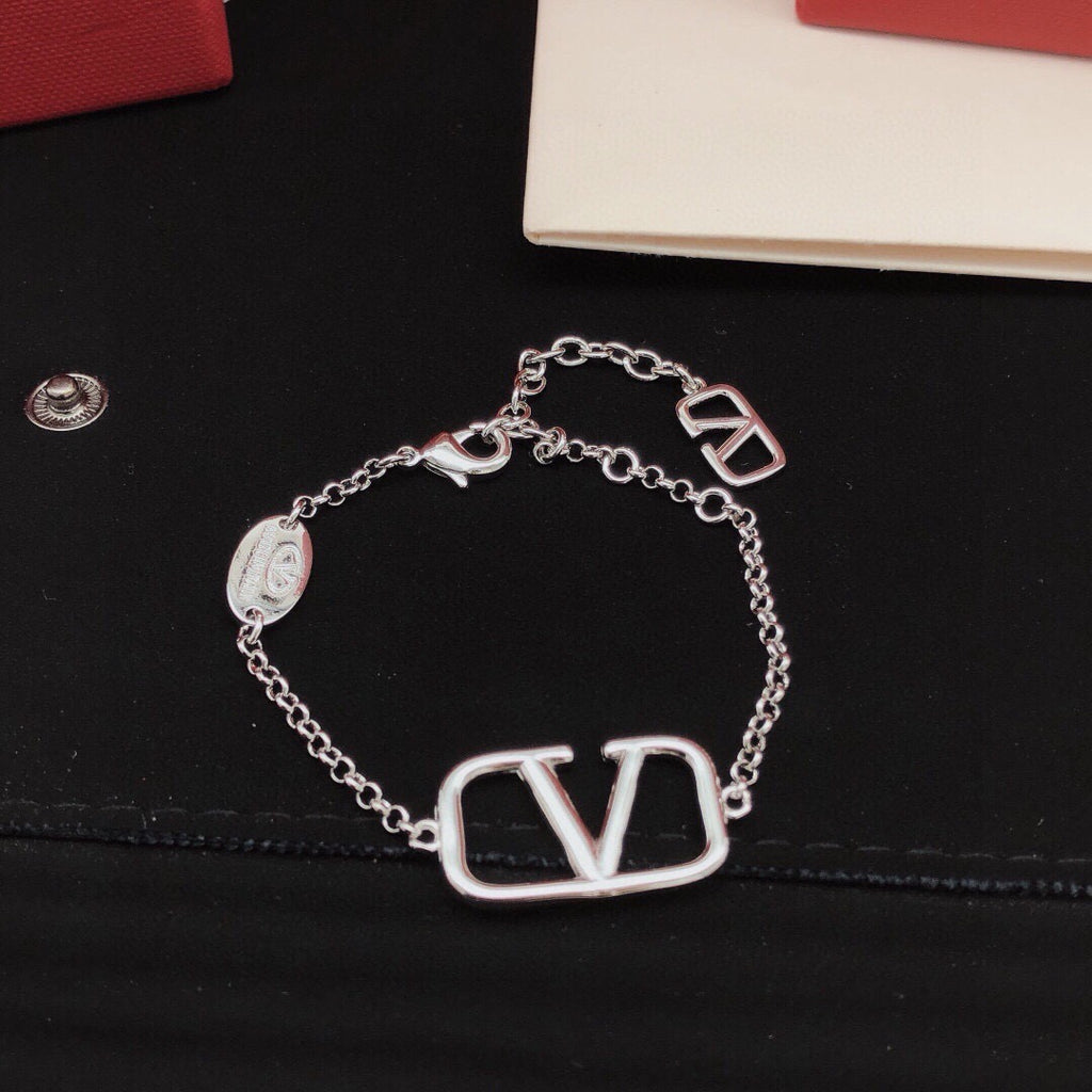 Signature Emblem Bracelet in Gold-Tone – Design 10 side detail