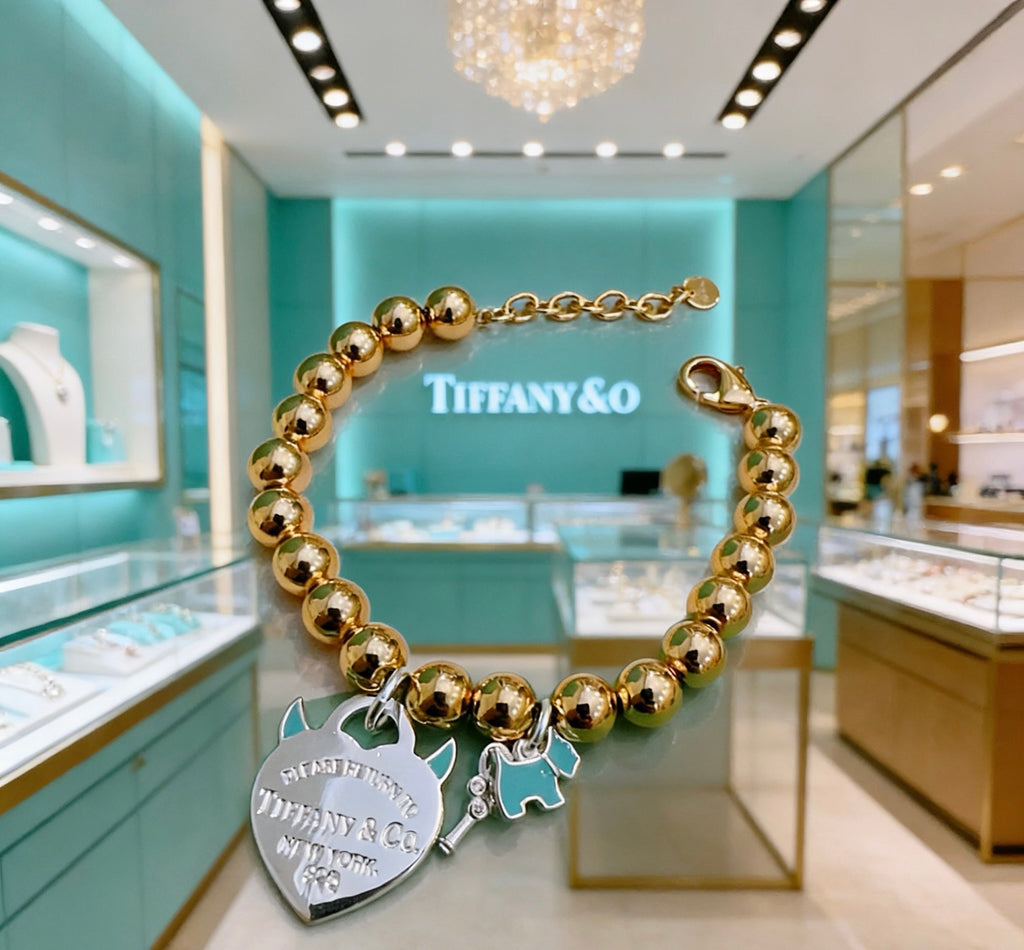 Signature Motif Bracelet in Silver-Tone – Vintage Detail – Design 110 detail view