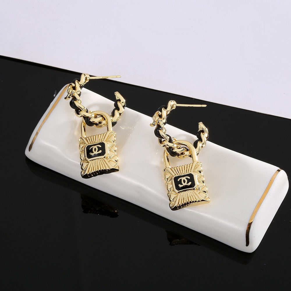 Double-C Emblem Stud Earrings in Gold-Tone – Design 045 side detail