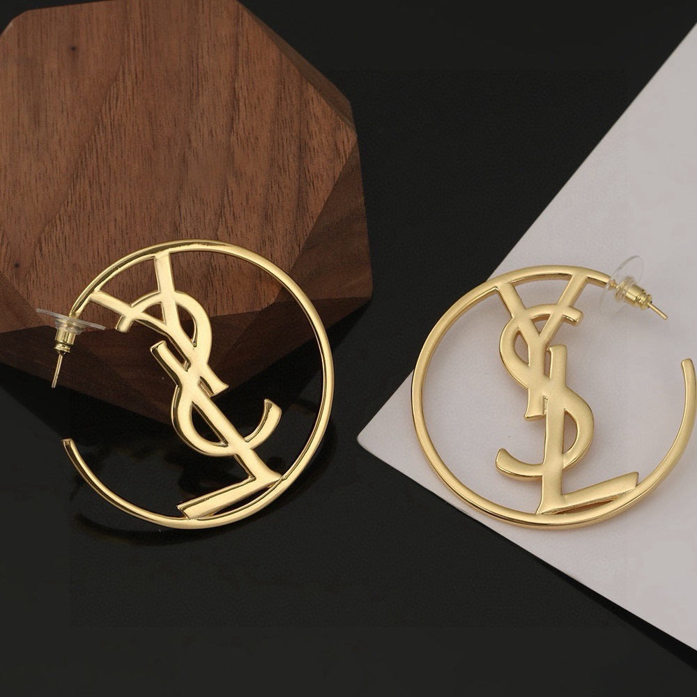 Geometric Emblem Brooch in Gold-Tone – Design 006 side detail