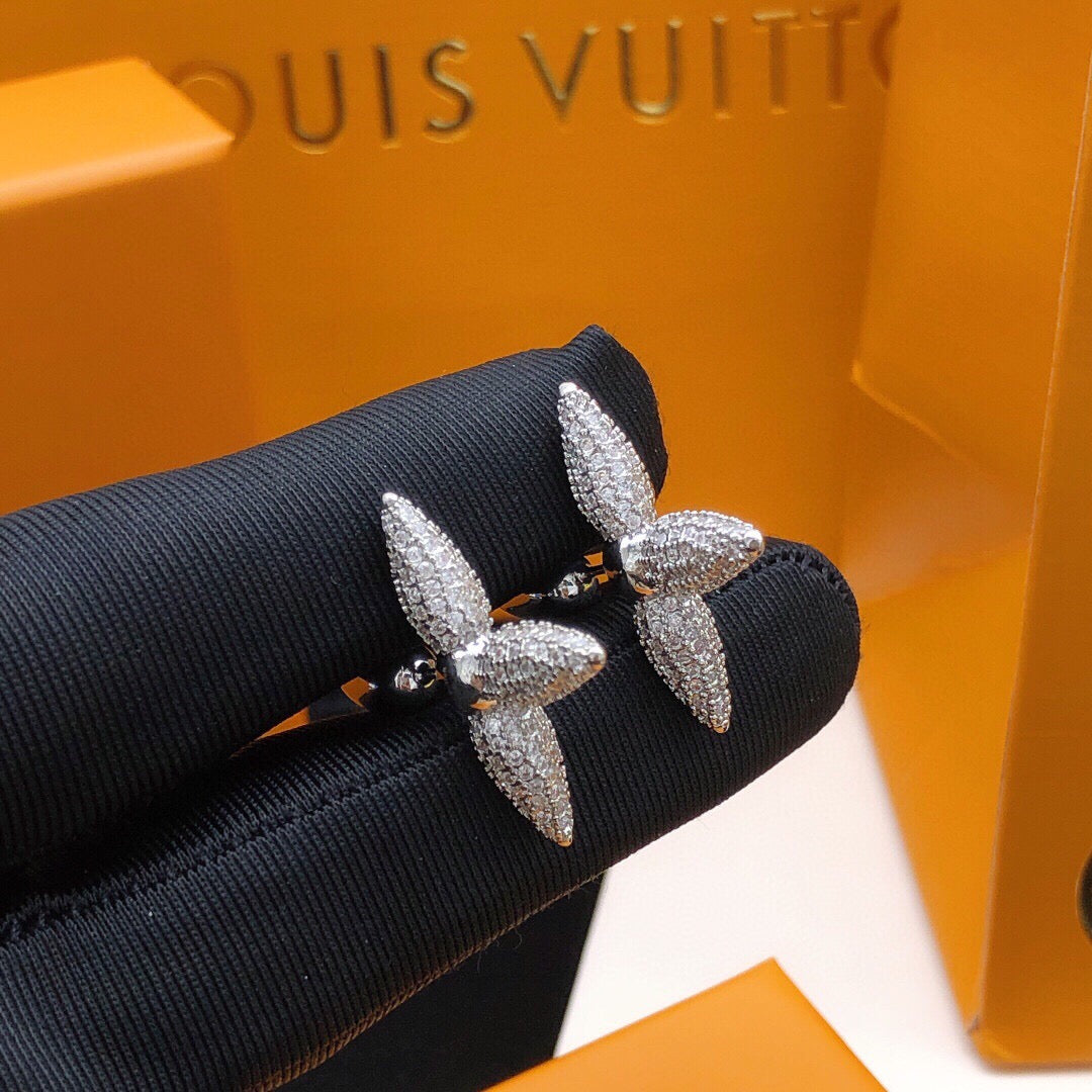 Star Stud Earrings in Silver-Tone – Silver Detail – Design 004 styled product view