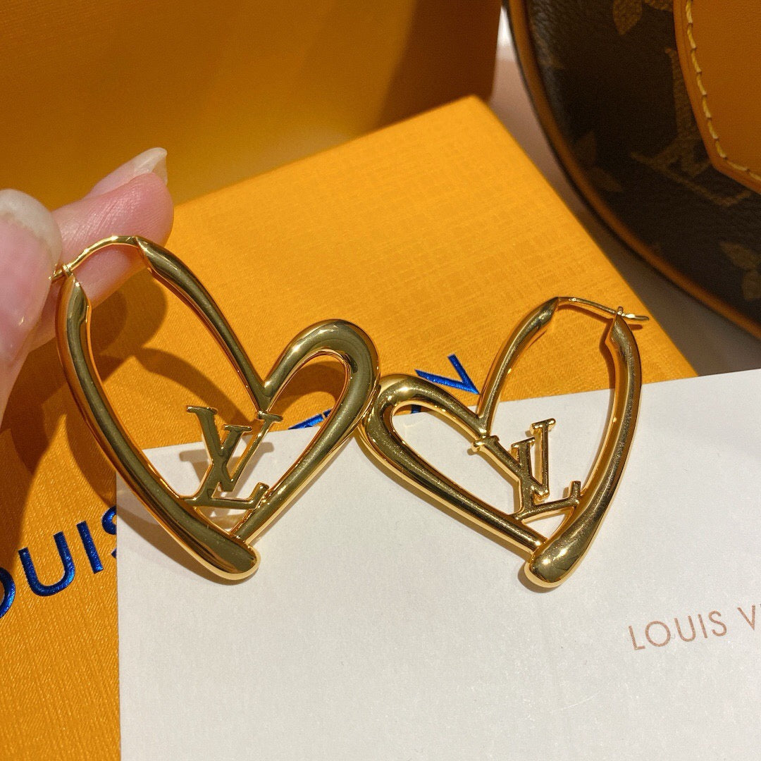 Heart Stud Earrings in Gold-Tone – Design 002 side detail