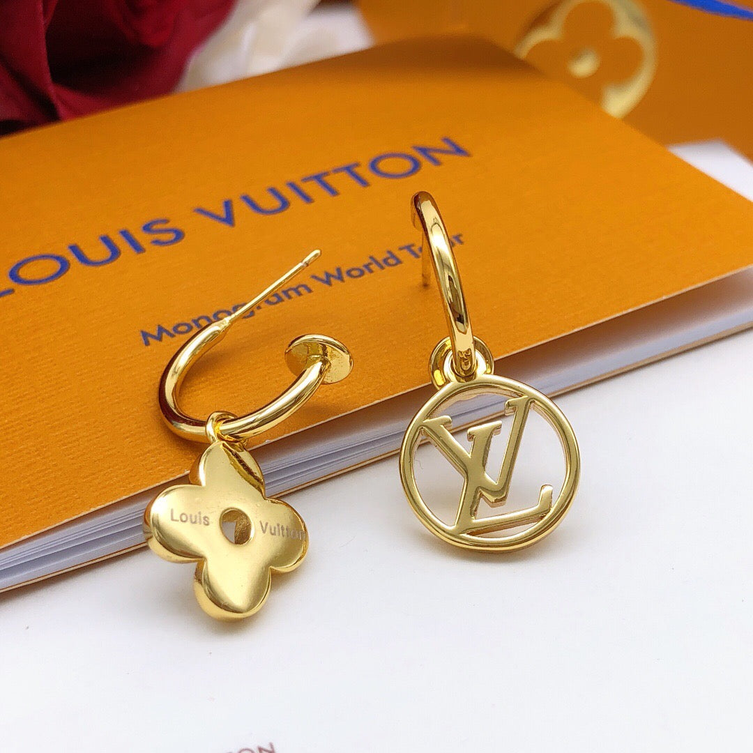 Geometric Emblem Stud Earrings in Gold-Tone – Design 024 side detail